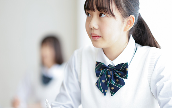 コンパクトな構成と豊富な問いで取り組みやすい