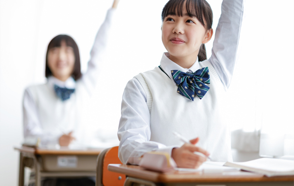 通史型の構成（世界史分野・日本史分野のバランスも良い）