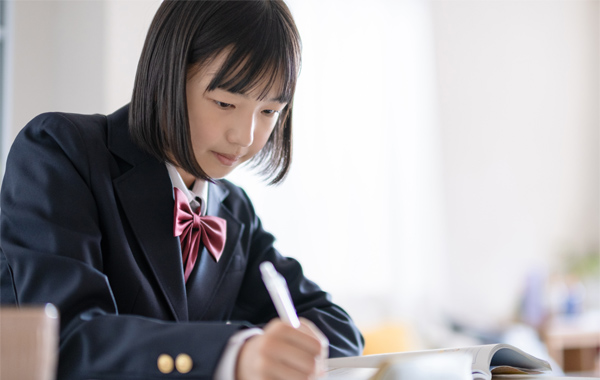 情報Ⅰの学習内容をふり返りながら、学べる