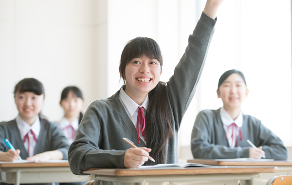 コンパクトな構成と平易で読みやすい記述