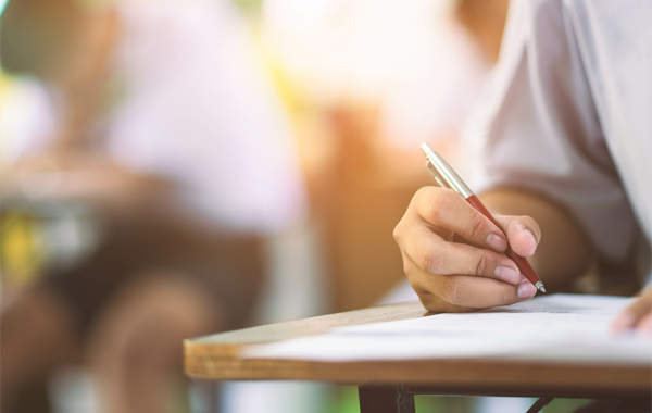 生徒の理解に寄り添った受験対応の大判教科書