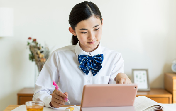 入試に向けた思考力育成の強化とデジタルコンテンツの拡充